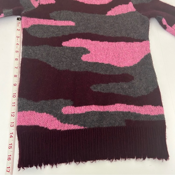 Aqua Cashmere distressed long sleeve camo print gray pink wine color size xsmall - Picture 8 of 8